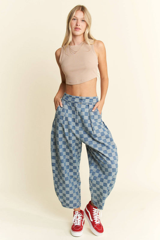 PLEATED CHECKERED HIGH WAIST BARREL PANTS