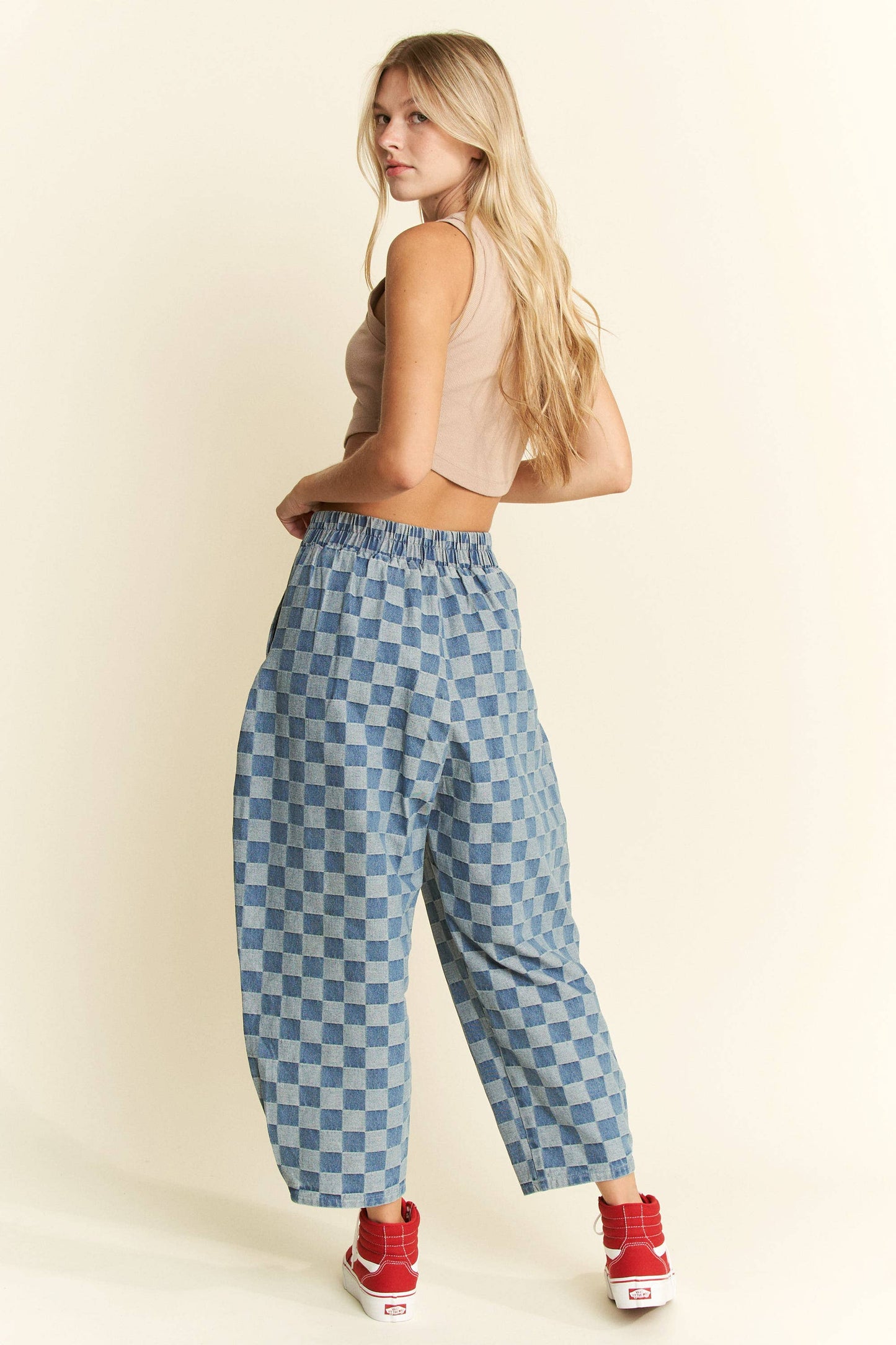 PLEATED CHECKERED HIGH WAIST BARREL PANTS