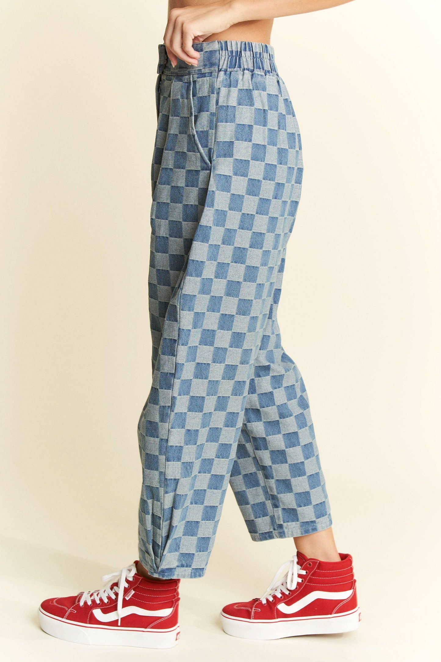 PLEATED CHECKERED HIGH WAIST BARREL PANTS